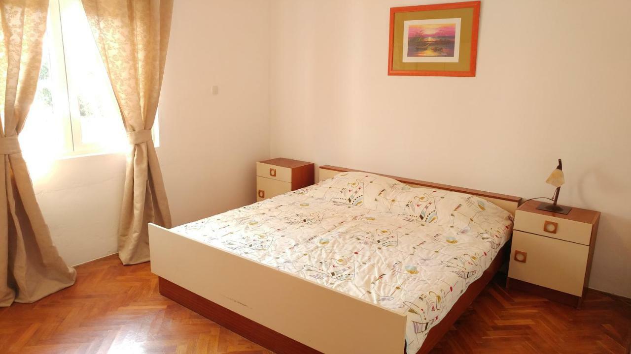 Apartmani Kastelan Barbat na Rabu Esterno foto
